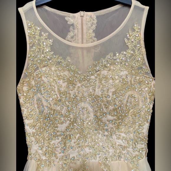 Embroidered and rhinestone cocktail dress. - Picture 2 of 6